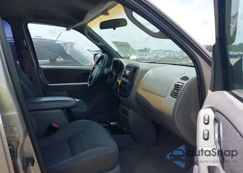 2001 Ford Escape Xlt z USA, uszkodzony, nr VIN 1FMYU04121KF32247